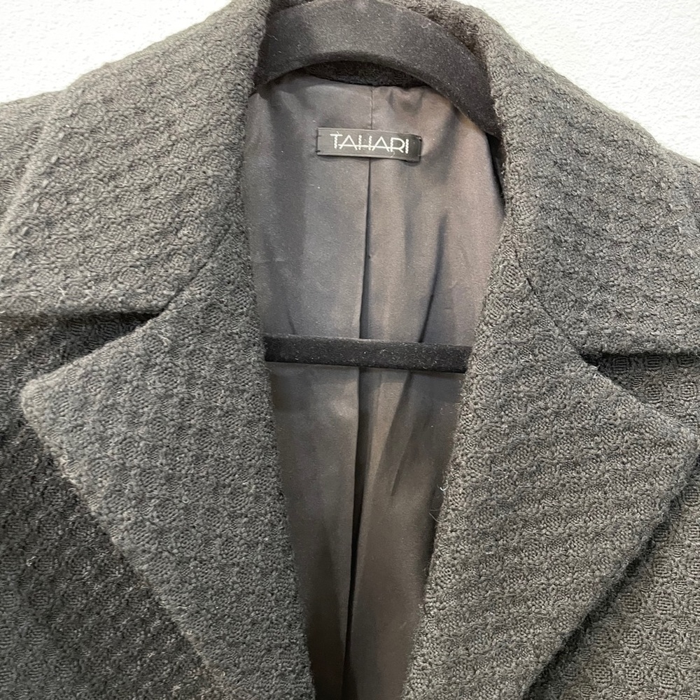 Tahari black jacket - Picture 3 of 4